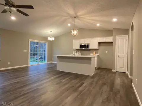7148 Maple St #B, Mentor, OH 44060 photo 5