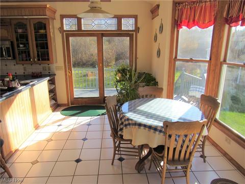 522 Crestview Dr, Ashtabula, OH 44004 photo 2