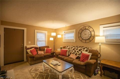 144 Longfellow St, Elyria, OH 44035 photo 4