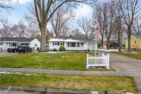 356 Simcox St, Wadsworth, OH 44281 photo 2