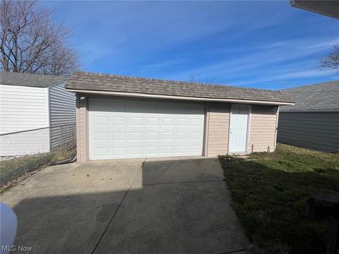 30005 Phillips Ave, Wickliffe, OH 44092 photo 21