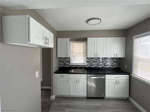 30005 Phillips Ave, Wickliffe, OH 44092 photo 3