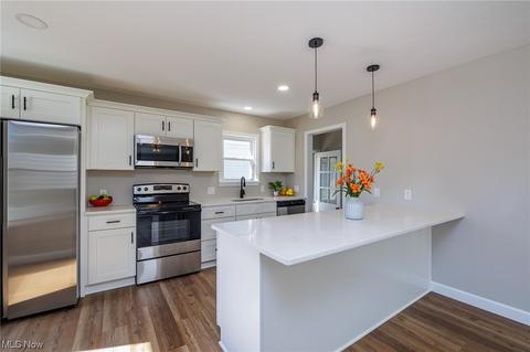 6902 Gerald Ave, Parma, OH 44129 photo 5