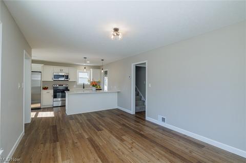 6902 Gerald Ave, Parma, OH 44129 photo 4
