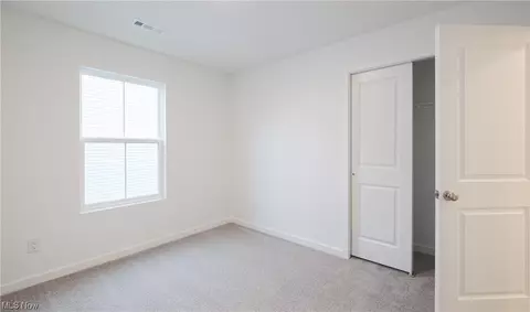 323 River Run Dr, Elyria, OH 44035 photo 17