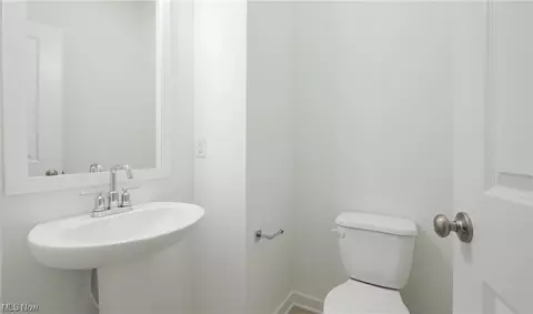 323 River Run Dr, Elyria, OH 44035 photo 12