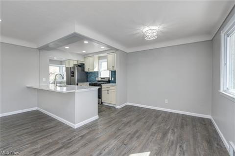 2802 Priscilla Ave, Parma, OH 44134 photo 6