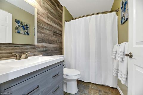124 Stonepointe Dr, Berea, OH 44017 photo 25
