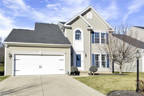 124 Stonepointe Dr, Berea, OH 44017 photo 1