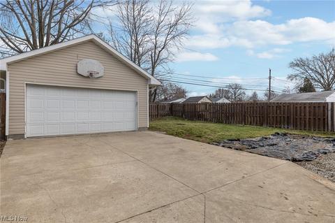1793 Eldon Dr, Wickliffe, OH 44092 photo 17