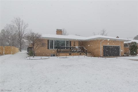 292 E Parkhaven Dr, Seven Hills, OH 44131 photo 1