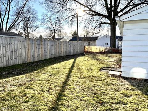 366 Roosevelt Ave, Elyria, OH 44035 photo 15