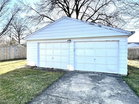 366 Roosevelt Ave, Elyria, OH 44035 photo 14