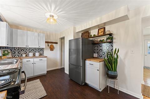 53 W Lewis St, Struthers, OH 44471 photo 6