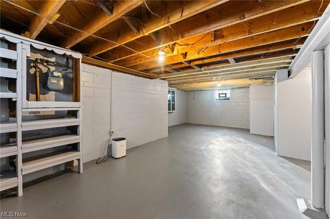 53 W Lewis St, Struthers, OH 44471 photo 18