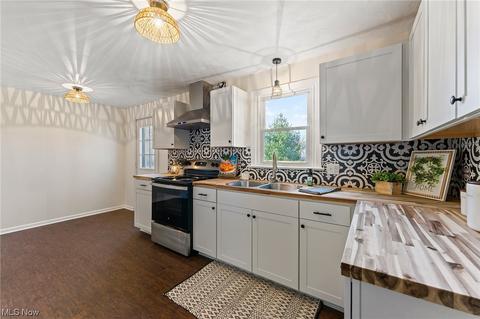 53 W Lewis St, Struthers, OH 44471 photo 3