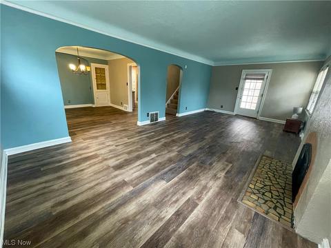 313 E 216th St, Euclid, OH 44123 photo 8