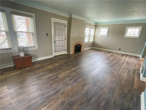 313 E 216th St, Euclid, OH 44123 photo 4