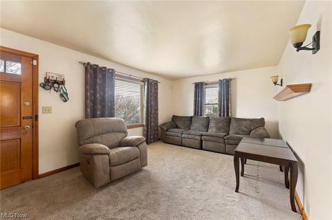180 Helena Dr, Struthers, OH 44471 photo 6