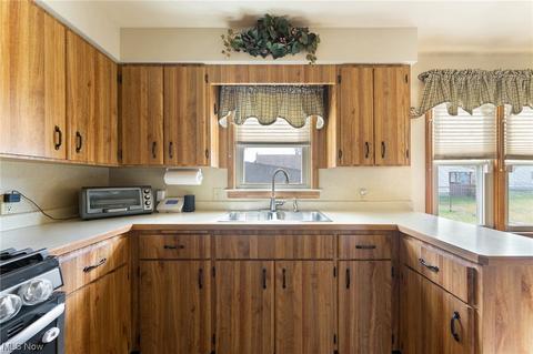 180 Helena Dr, Struthers, OH 44471 photo 8