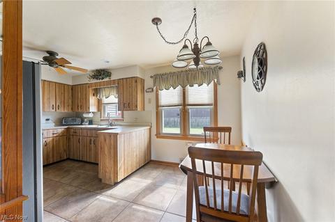 180 Helena Dr, Struthers, OH 44471 photo 9