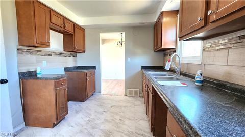 359 E 324th St, Willowick, OH 44095 photo 11