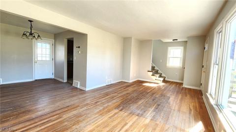 359 E 324th St, Willowick, OH 44095 photo 7