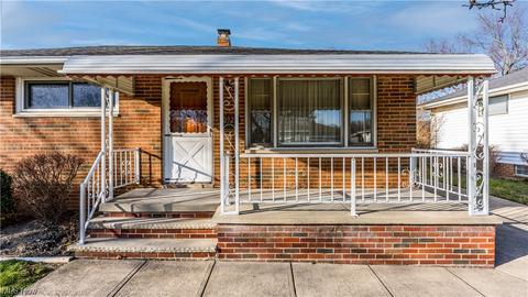 10920 Kader Dr, Parma, OH 44130 photo 2