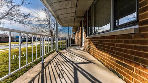 10920 Kader Dr, Parma, OH 44130 photo 3