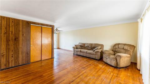 10920 Kader Dr, Parma, OH 44130 photo 7