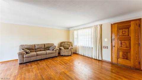 10920 Kader Dr, Parma, OH 44130 photo 6