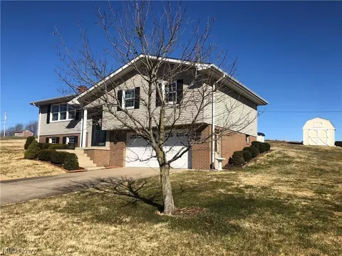 37 Pyle Pl, Adena, OH 43901 photo 2