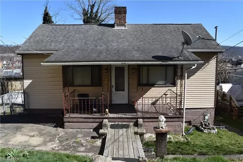 3228 Monroe St, Bellaire, OH 43906