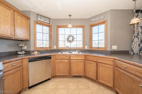 27112 Lakeside Dr, Beloit, OH 44609 photo 9