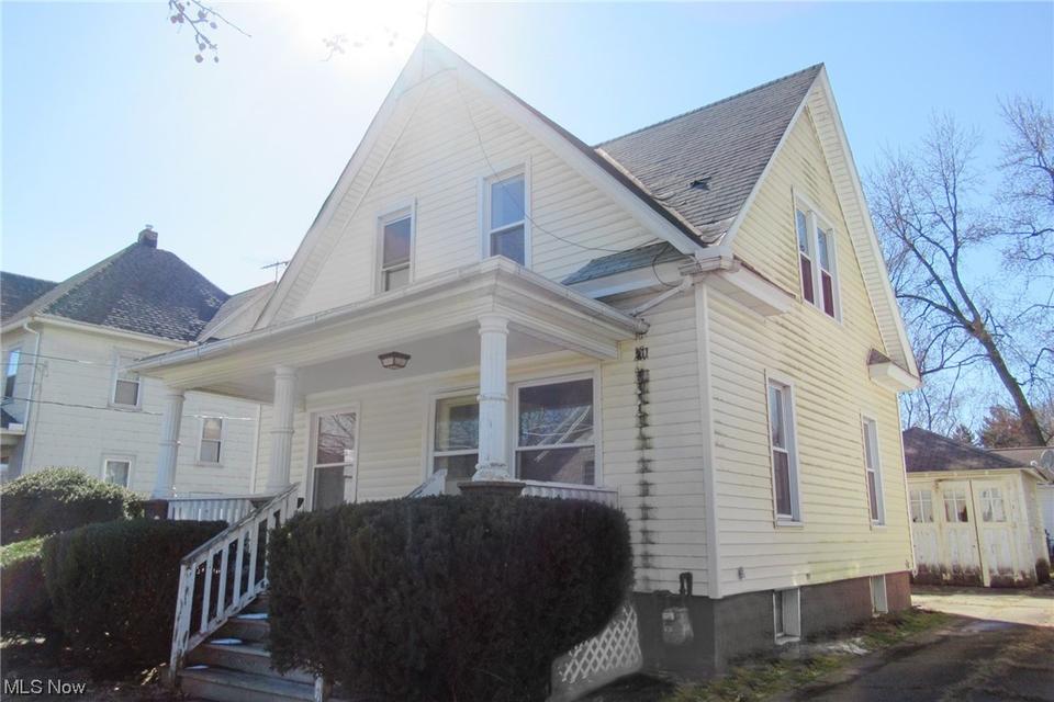  115 Mohican Ave, Orrville, OH 44667 photo 3