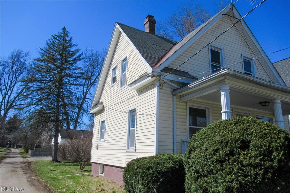  115 Mohican Ave, Orrville, OH 44667 photo 2