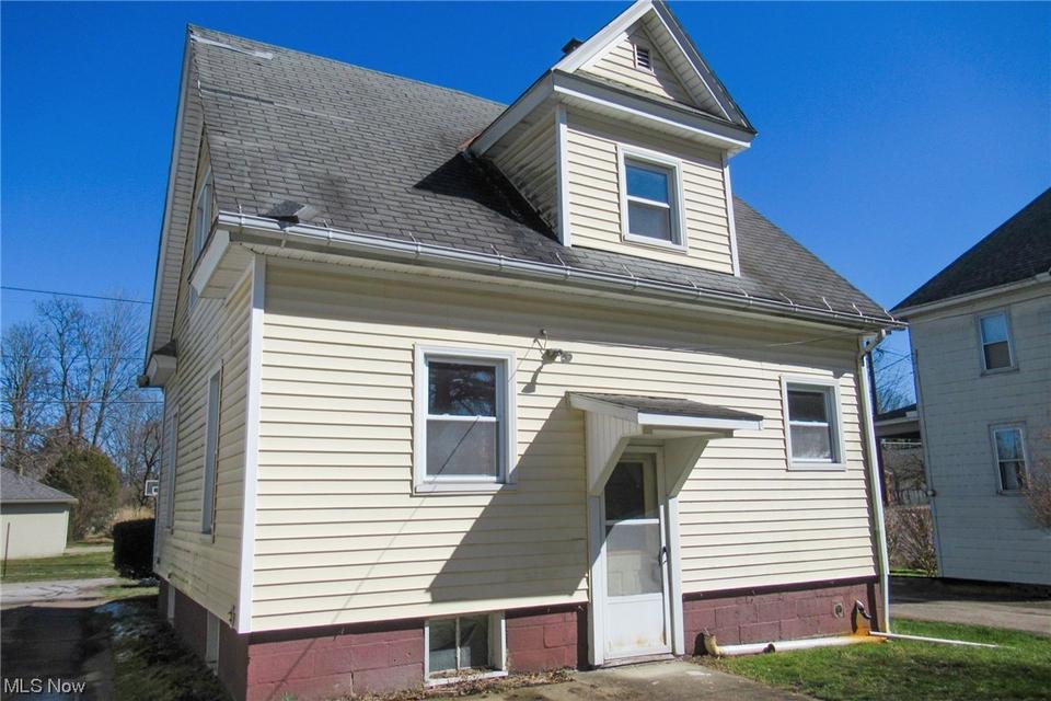  115 Mohican Ave, Orrville, OH 44667 photo 4