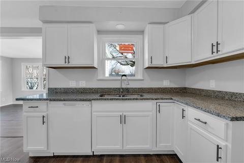 461 E 272nd St, Euclid, OH 44132 photo 6