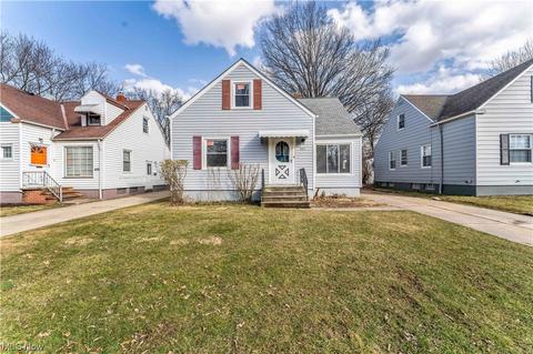 461 E 272nd St, Euclid, OH 44132 photo 1