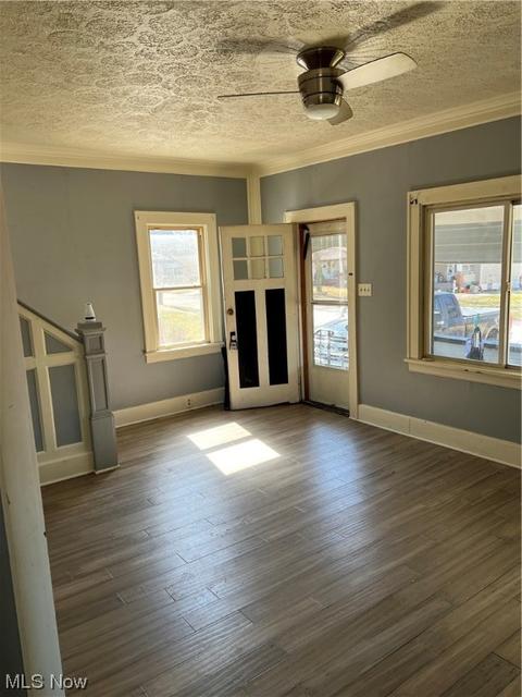 58 Walnut St, Struthers, OH 44471 photo 3