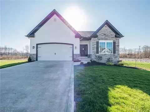 595 Iris Pl, Aurora, OH 44202