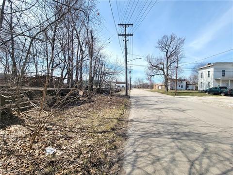 412 W 48th St, Ashtabula, OH 44004 photo 6