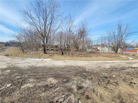 412 W 48th St, Ashtabula, OH 44004 photo 8