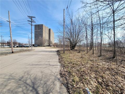 412 W 48th St, Ashtabula, OH 44004 photo 5