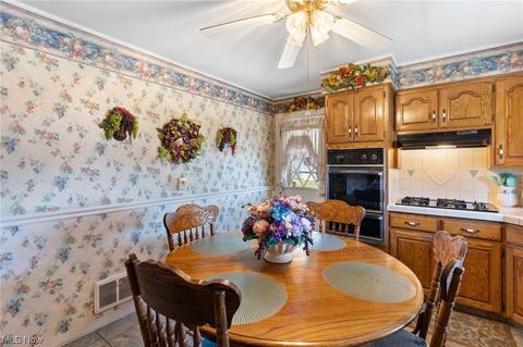 624 Poland Ave, Struthers, OH 44471 photo 9