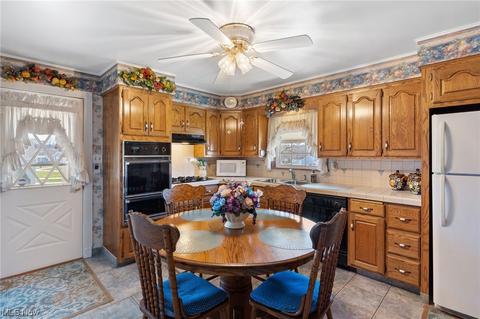 624 Poland Ave, Struthers, OH 44471 photo 7