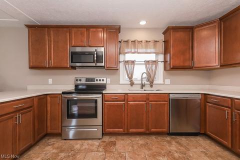 734 Abbe Rd N, Elyria, OH 44035 photo 13