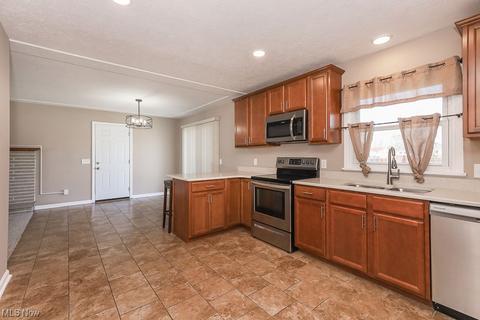 734 Abbe Rd N, Elyria, OH 44035 photo 14