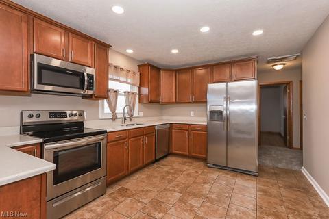 734 Abbe Rd N, Elyria, OH 44035 photo 12