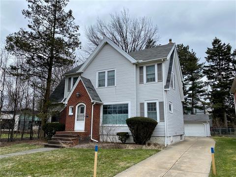 2549 Larchmont Rd, Beachwood, OH 44122 | 14 Photos | MLS #4445817 - Movoto